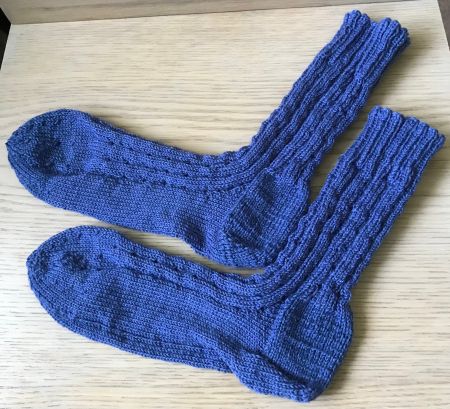 Gestrickte Herrensocken  NEU  Gröse 44/45/46