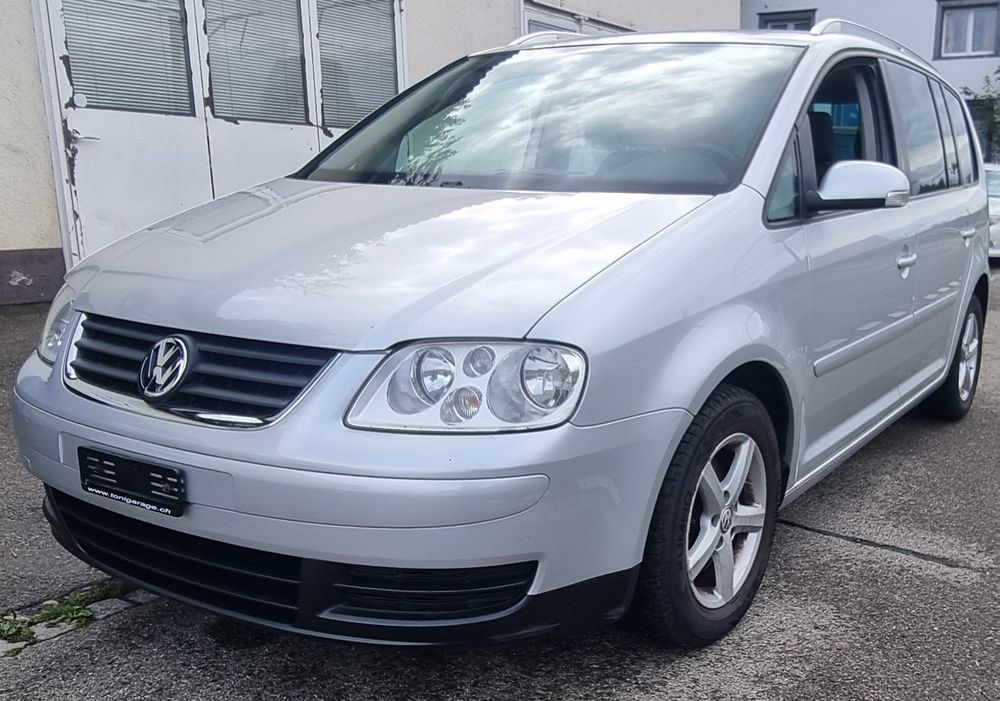 VW Touran 2.0 Benzin Automat + FRISCH AB MFK (Gebraucht) in St ...