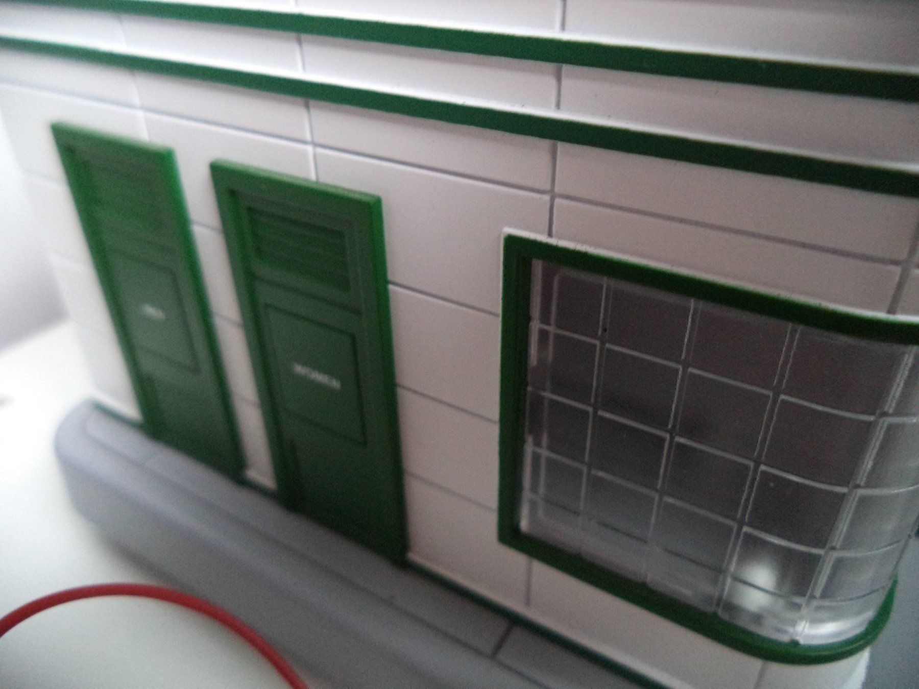 Kit di modellismo & Modellini statici: RAIL KING GAS STATION 1:43 – Nuovo (secondo la descrizione) da Rieden AG venduto da Wirth03 8
