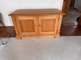 Fernsehmöbel/Minibar Ausfahrbar