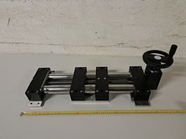 Inocon Präzisionsspindel Linearführung mit Handrad Industrie