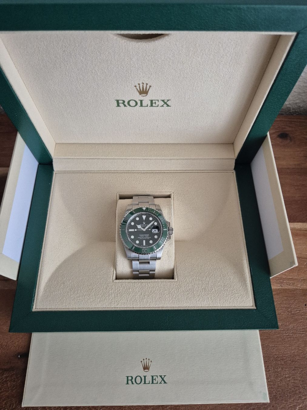 Rolex Uhren: Rolex Submariner Date 11610LV Hulk – Gebraucht aus Zürich von Dalema13 7