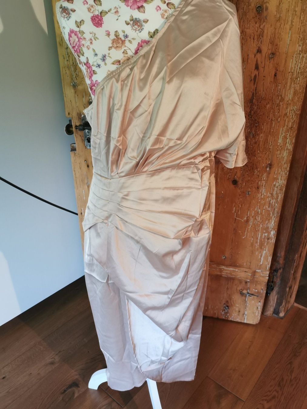 Vestiti: Ein-Schulter-Midi-Abendkleid mit gerüschtem Vorderschlitz XL – Usato da Altendorf venduto da Eistoelter 6
