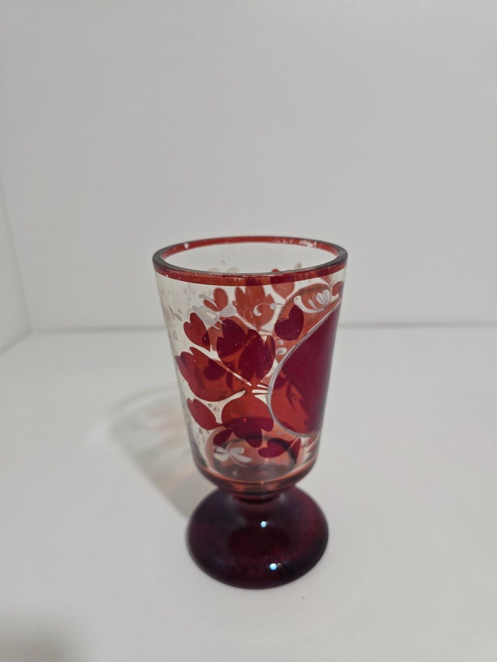 Bicchieri: Rotes Biedermeier Glas mit Blumenmuster, Antik Rubinglas – Usato da Zürich venduto da H.Orion 2