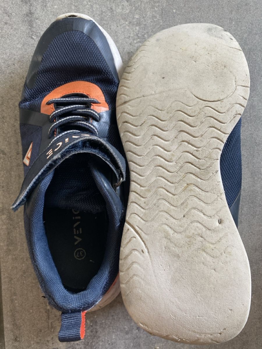 Scarpe da uomo: VENICE Turnschuhe Gr. 37 – Usato da Niederbüren venduto da funkel06
