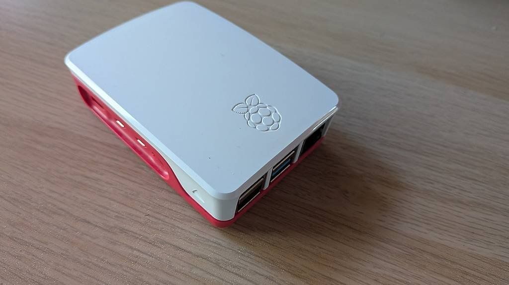 Raspberry Pi PCs: Raspberry Pi 4 model B 4GB + housing – Gebraucht aus Oberengstringen von cpg01 1