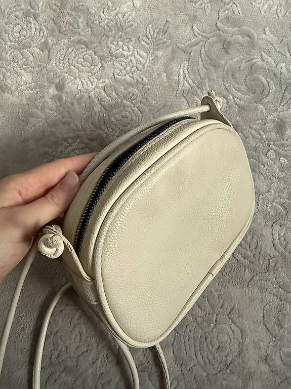 Borse da donna: Kleine beige Umhängetasche – Usato da Grenchen venduto da Wolfine 1
