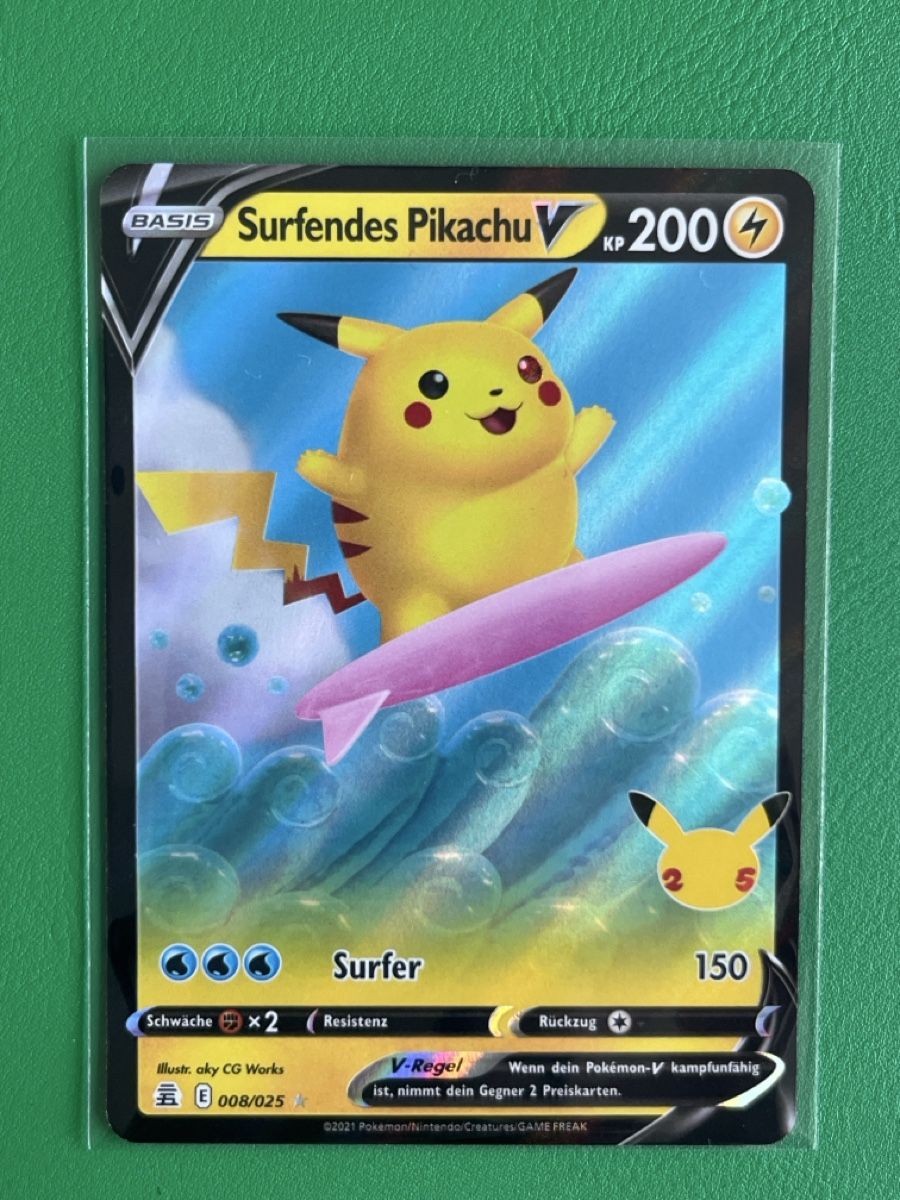 Pokémon Carte collezionabili: Pokemon surfendes Pikachu V CEL 008 DE Celebrations – Nuovo (secondo la descrizione) da Lommiswil venduto da diti_89