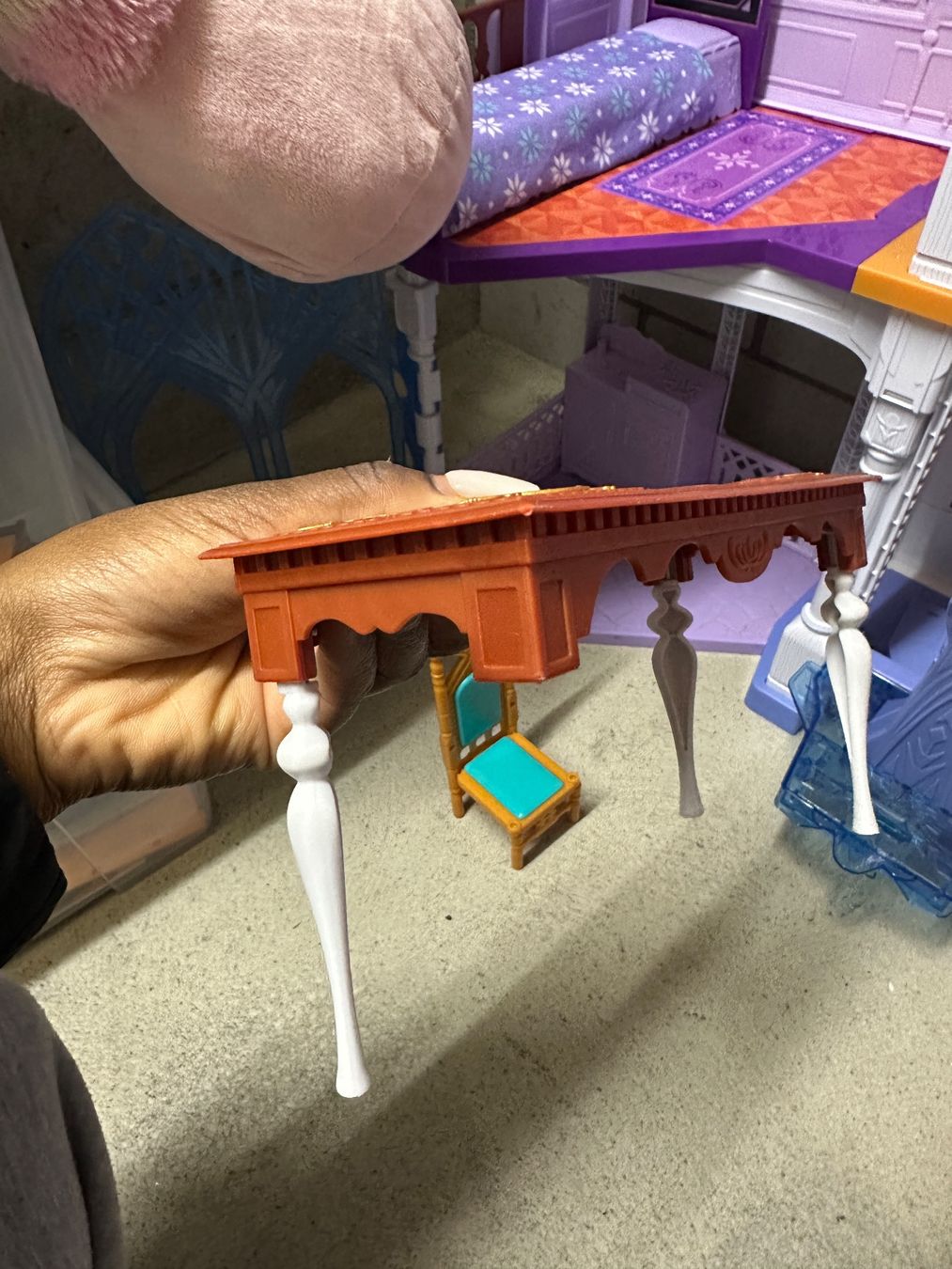 Barbie Case e mobili per bambole: Frozen Schloss Eiskönigin Puppenhaus – Usato da Winterthur venduto da afo_ck9q 2