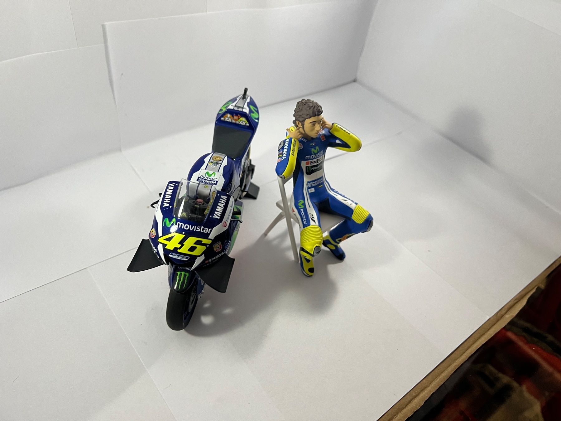 Minichamps Kit di modellismo & Modellini statici: Valentino Rossi Lot 3 – Usato da Sergey venduto da Mascotte00 2