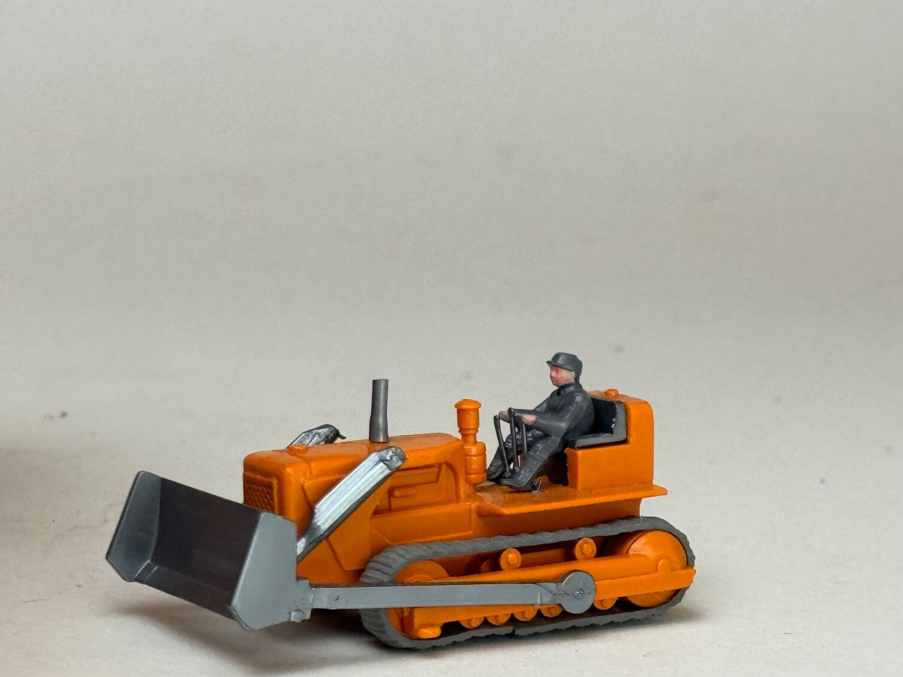 Wiking Modellini d'auto: GB- Wiking Raupe orange eine Kette fehlt – Usato da Elm venduto da Wikmtz
