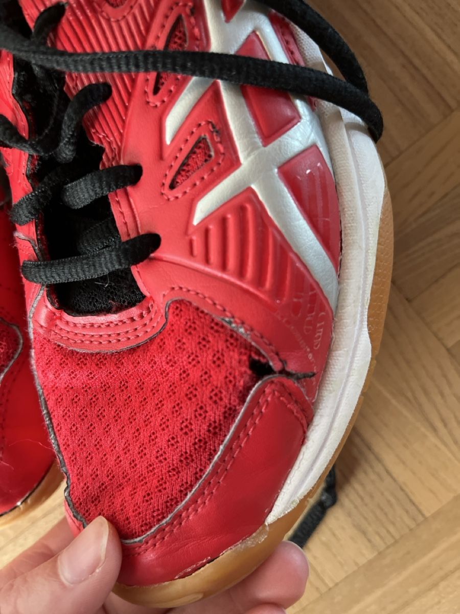 Asics Herrenschuhe: ASICS Hallenschuhe Grösse 38 – Gebraucht aus Unterlangenegg von Webvi 1
