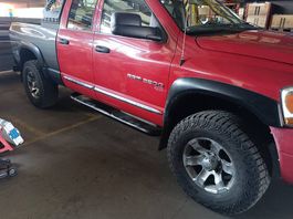 Dodge Ram Komplettrad Felgen Reifen 8 Loch 18Zoll
