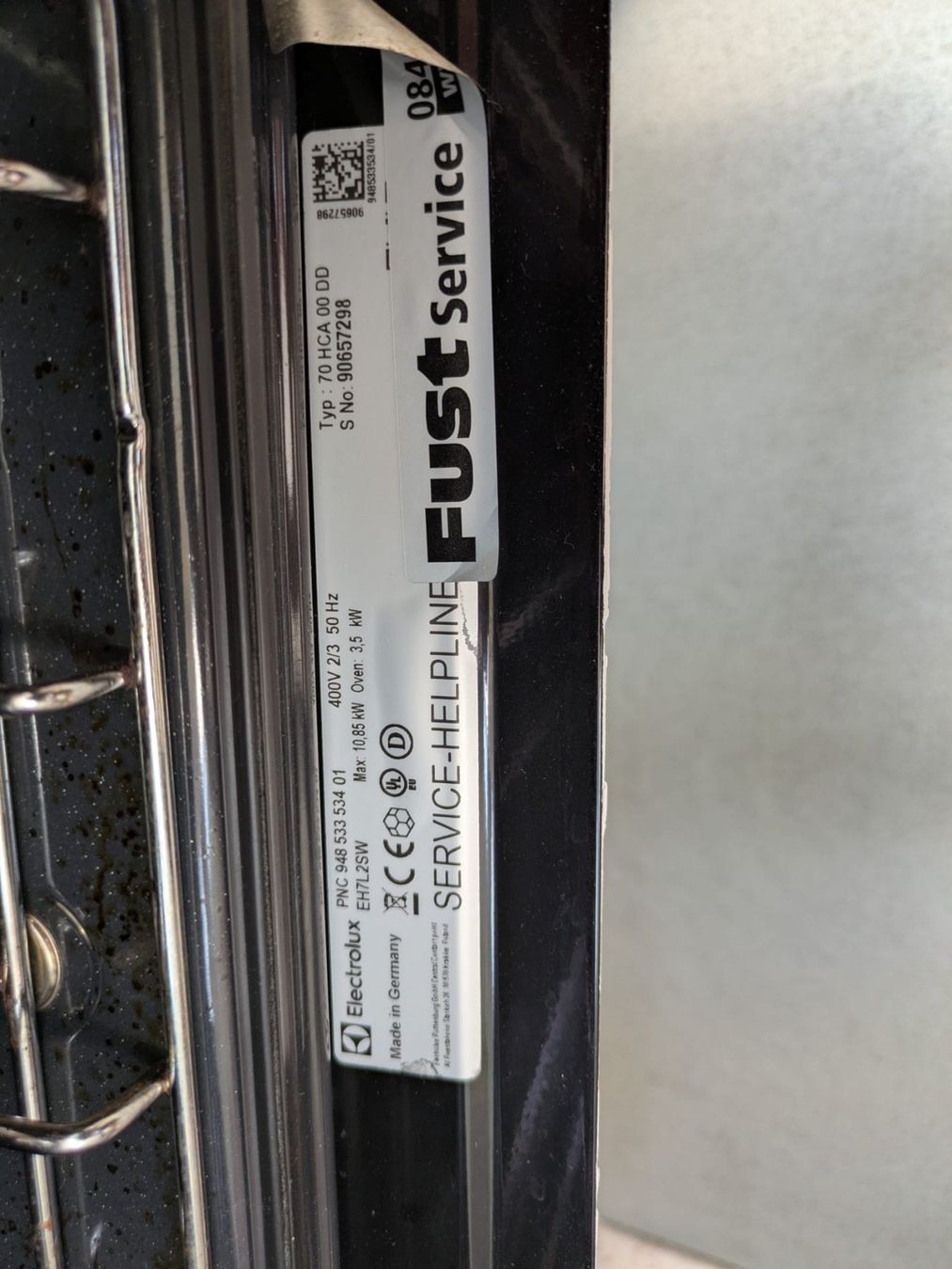 Electrolux Forni: Electrolux Kochherd mit Backofen, Glaskeramik, schwarz – Usato da Zürich venduto da weibelfamily 4