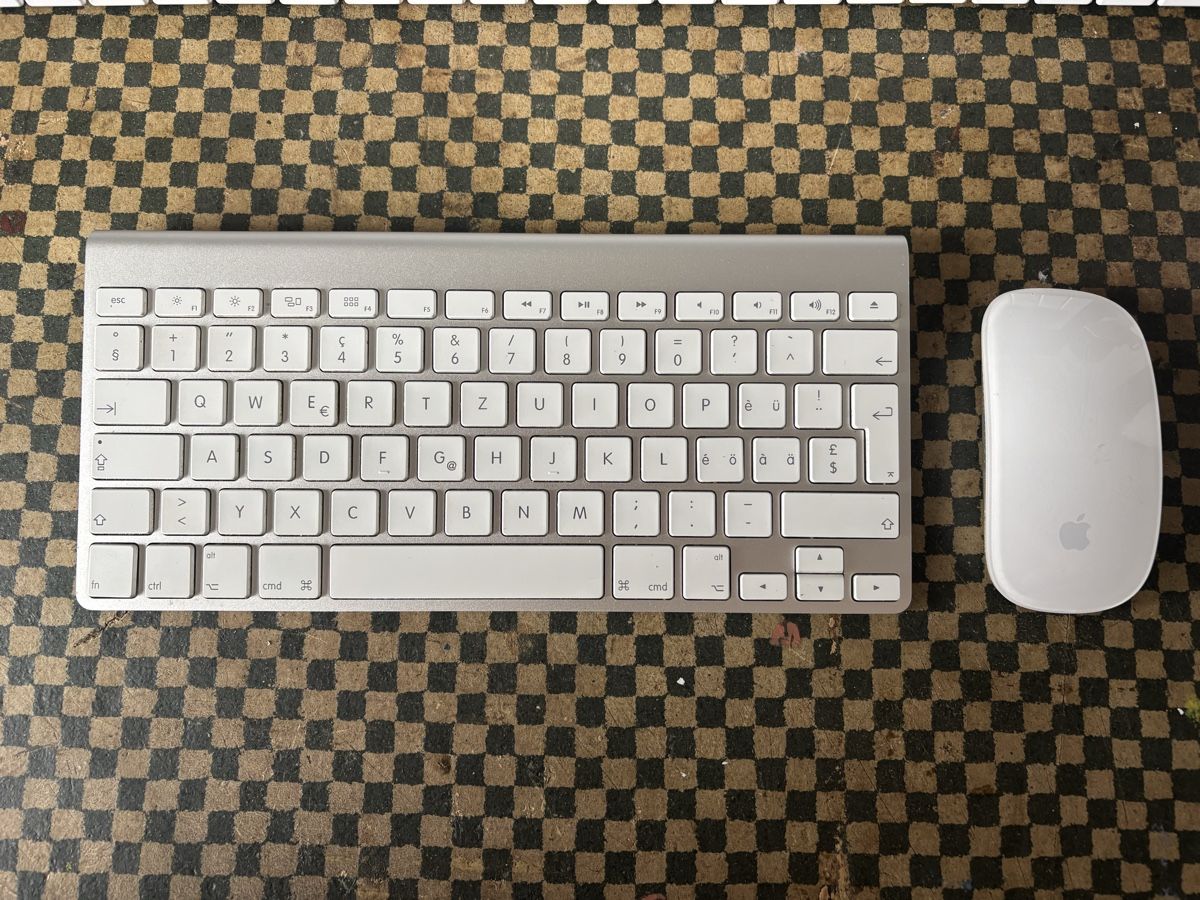 Apple Tastaturen: Apple Wireless Keyboard and Mouse weiss – Gebraucht aus Triesenberg von gernewieder9497