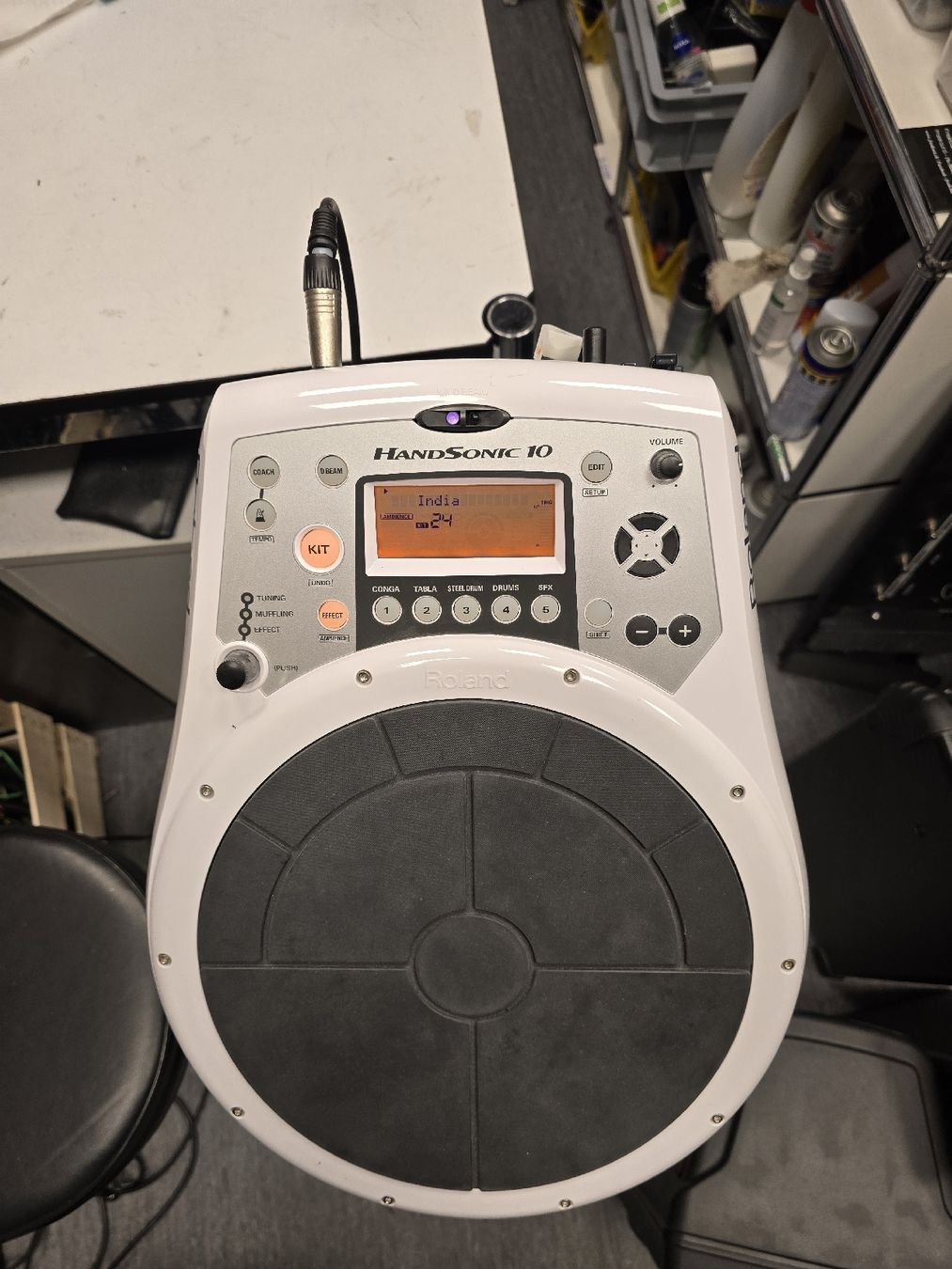 Roland Strumenti musicali: ROLAND HandSonic HPD-10 Hand Percussion Pad mit Netzteil – Usato da Zürich venduto da Roy-Events-Zurich