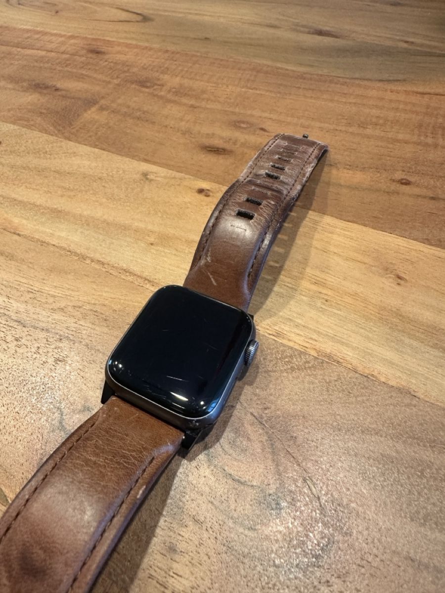 Apple Smartwatch: Apple Watch Series 6 with original box – Usato da Zürich venduto da fra_79kl 4