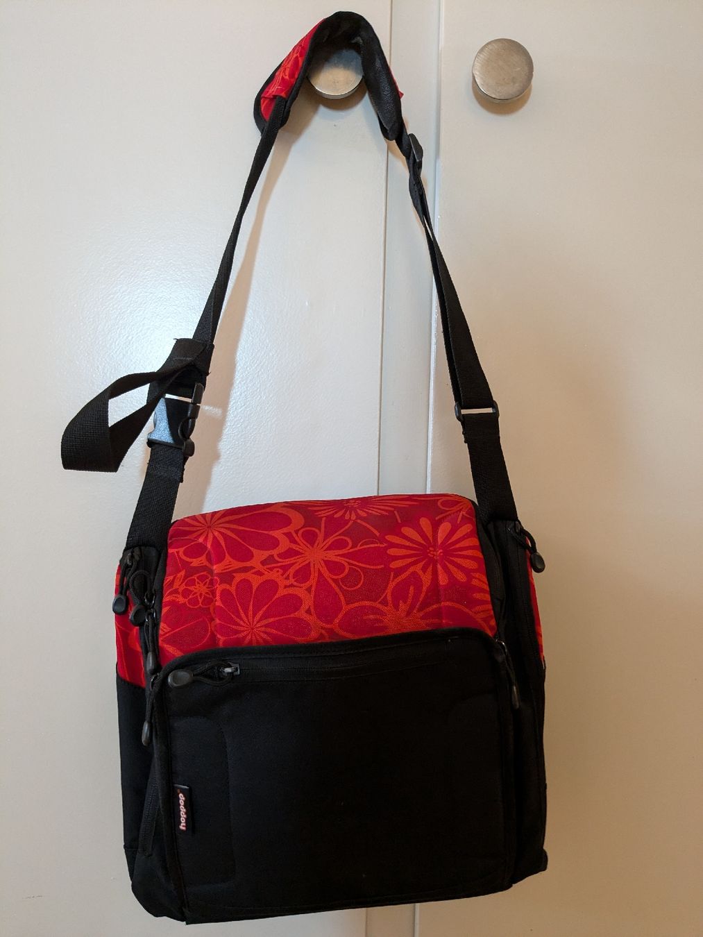 Sacs: Stuhlerhöhung / Sitz mit integrierter Tasche – D'occasion à Wettingen par wettingen23 2