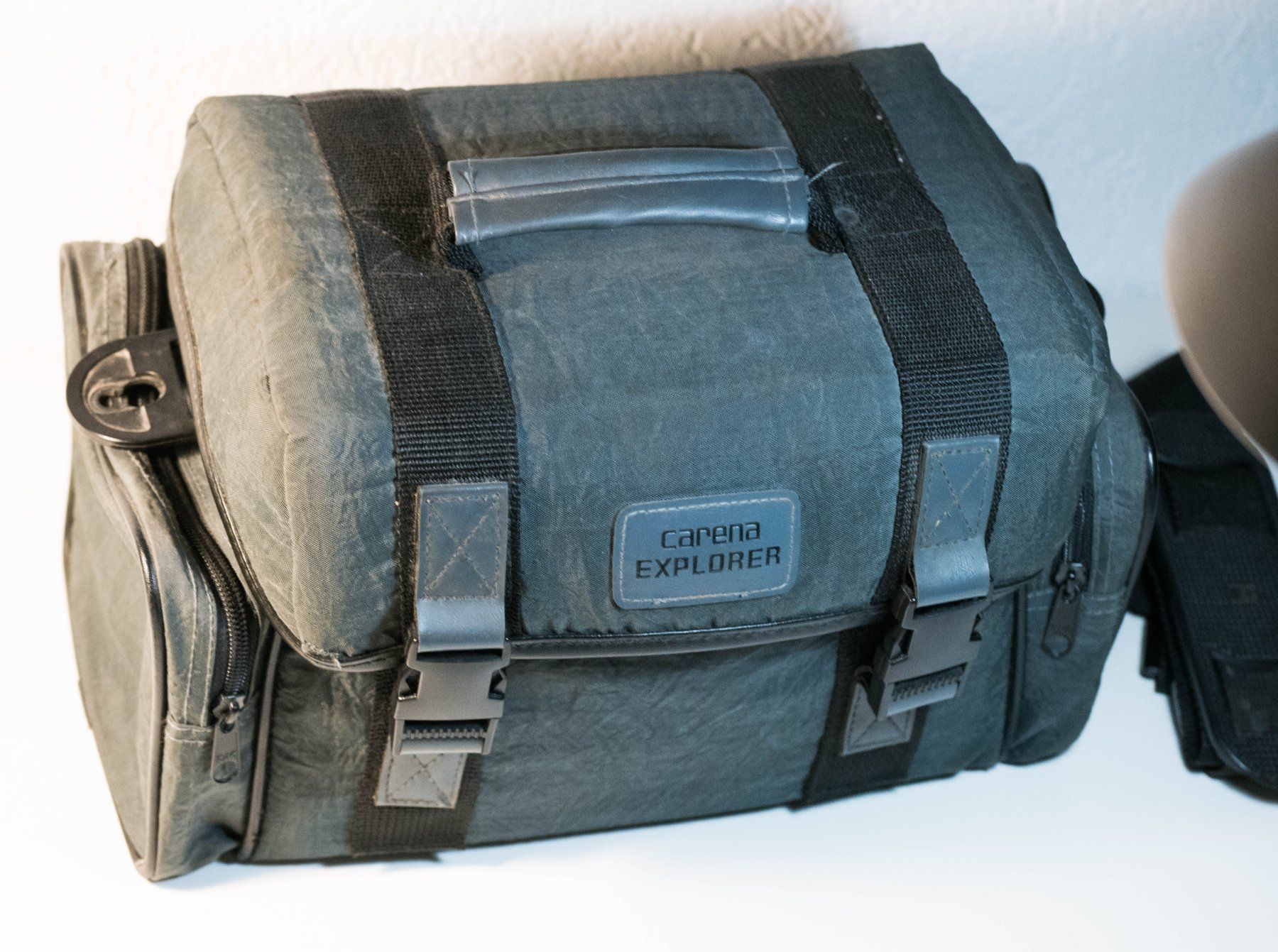 Carena Sacs: Carena Explorer Kameratasche / 30 X 18 cm – D'occasion à Thörishaus par vintagger 1