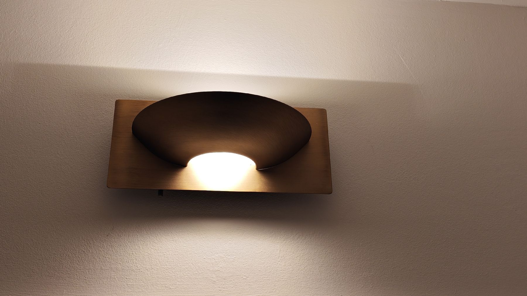Lampade: Brushed gold metal dimmable wall lamp 80W – Usato da Büsserach venduto da mis_fg52 2