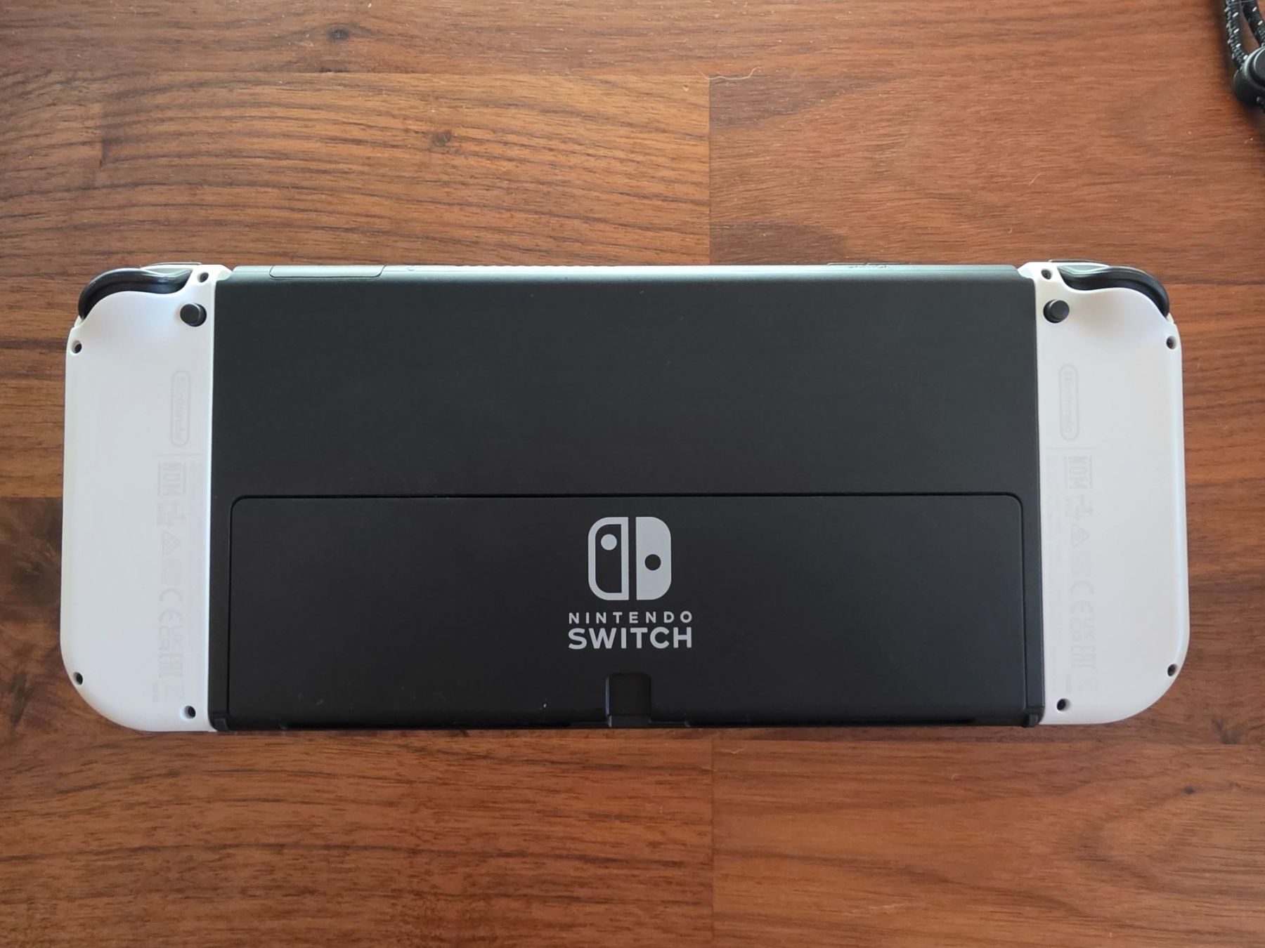 Nintendo Console: Nintendo Switch OLED Weiss + Dock, Case & Zubehör – Usato da Zürich venduto da dan_zz2z 2
