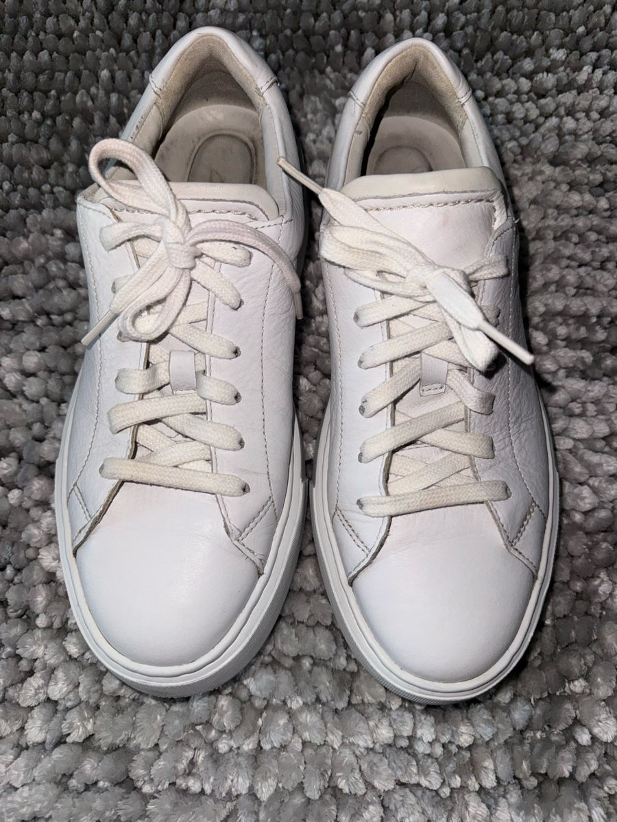 Clarks Herrenschuhe: Weisse Schuhe von Clarks – Gebraucht aus Schlieren von ana_ribeiro19