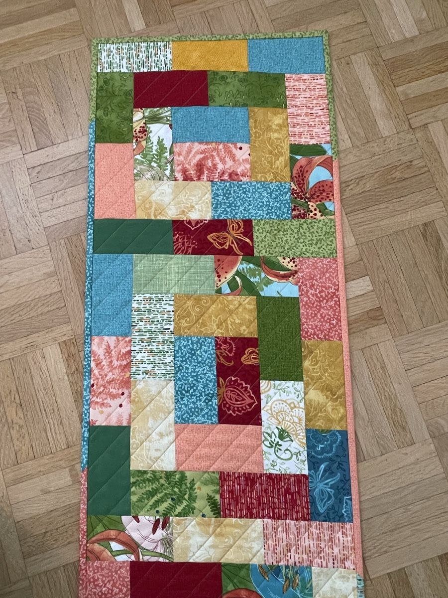 Stoffe: Chemin de table patchwork multicolore fait main – Neu und originalverpackt aus La Chaux-de-Fonds von NathalieM07 5