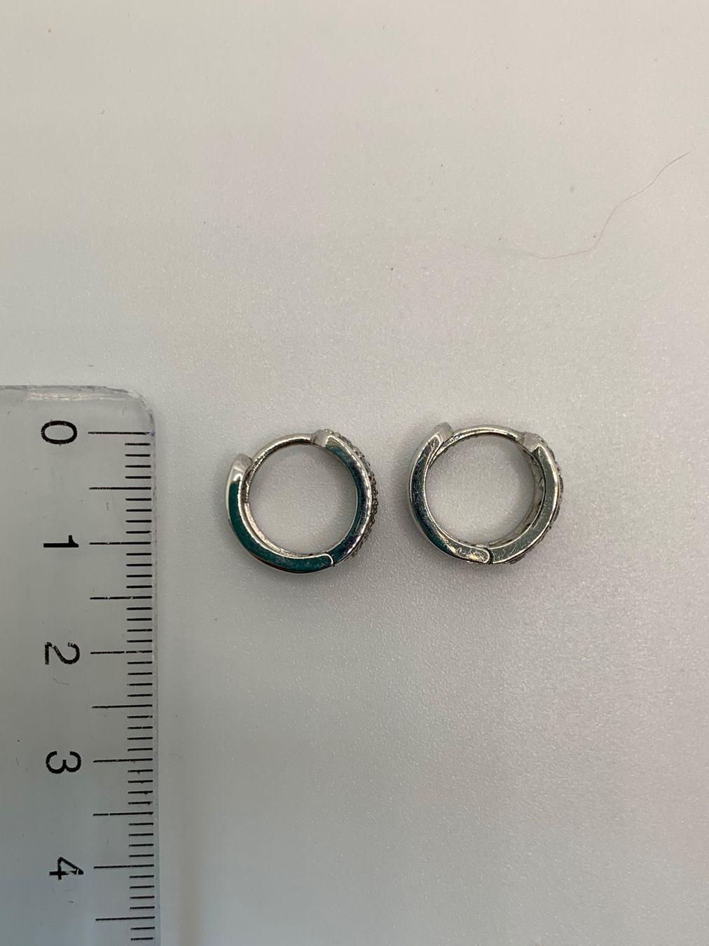 Ohrringe & -stecker: Creolen mit Steinen – Gebraucht aus Luzern von Pegasus003 1
