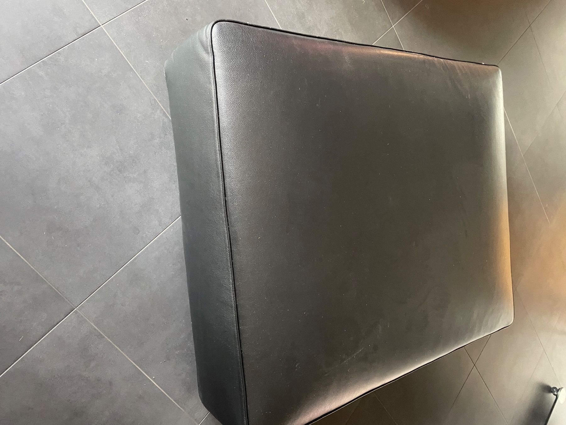B&B Italia Sofas: Polstergruppe mit Sitzwürfel – D'occasion à Bargen BE par mak_9jzx 1