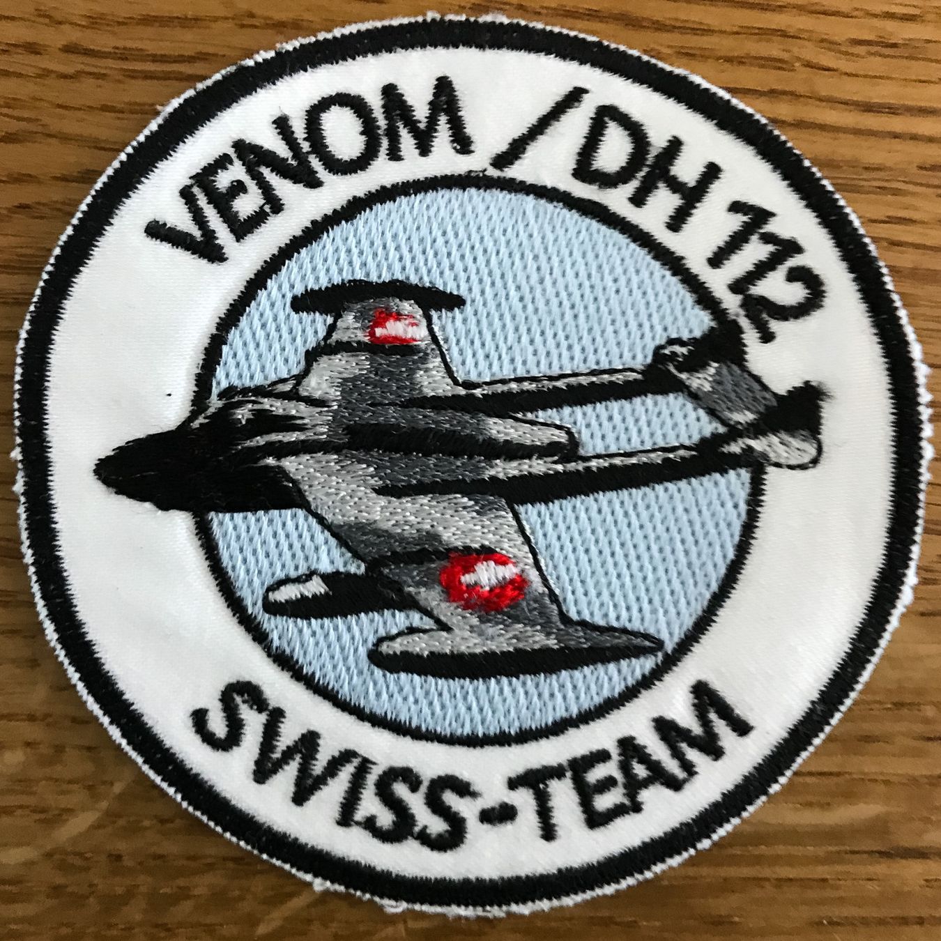 Schweizer Armee Toppe: Schweizer Luftwaffe Venom/DH112 Patch – Nuovo (secondo la descrizione) da Bern venduto da mercandante