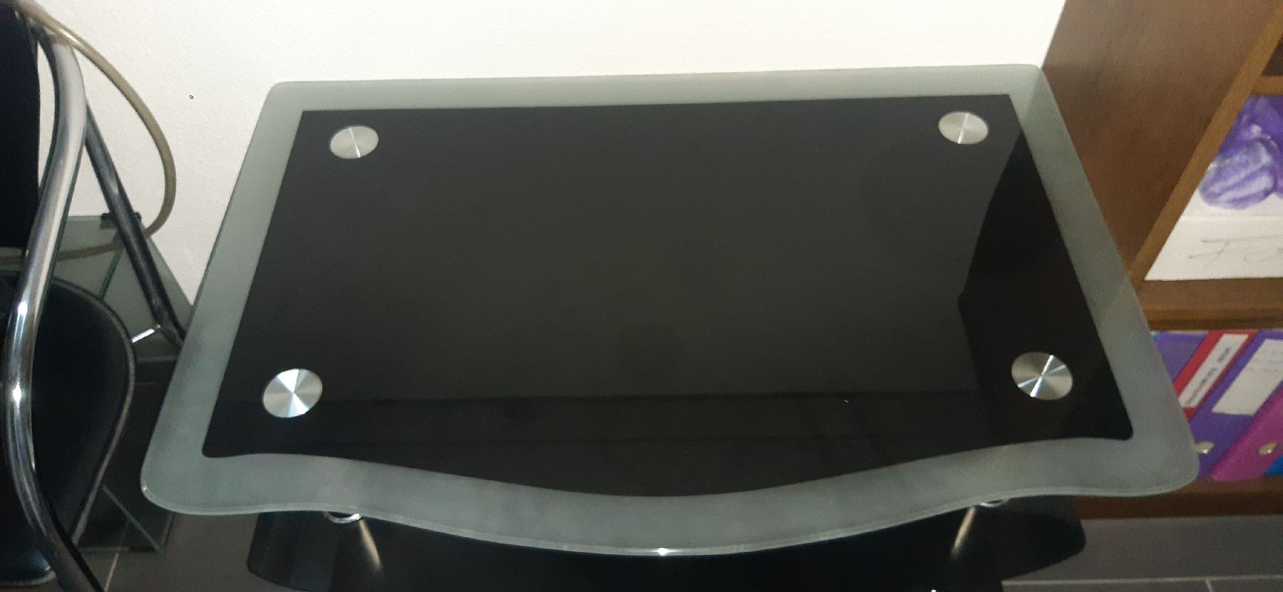 Mobili TV: TV-Glas-Beistelltisch mit Chromgestell. – Usato da Richterswil venduto da ADIACE010 3