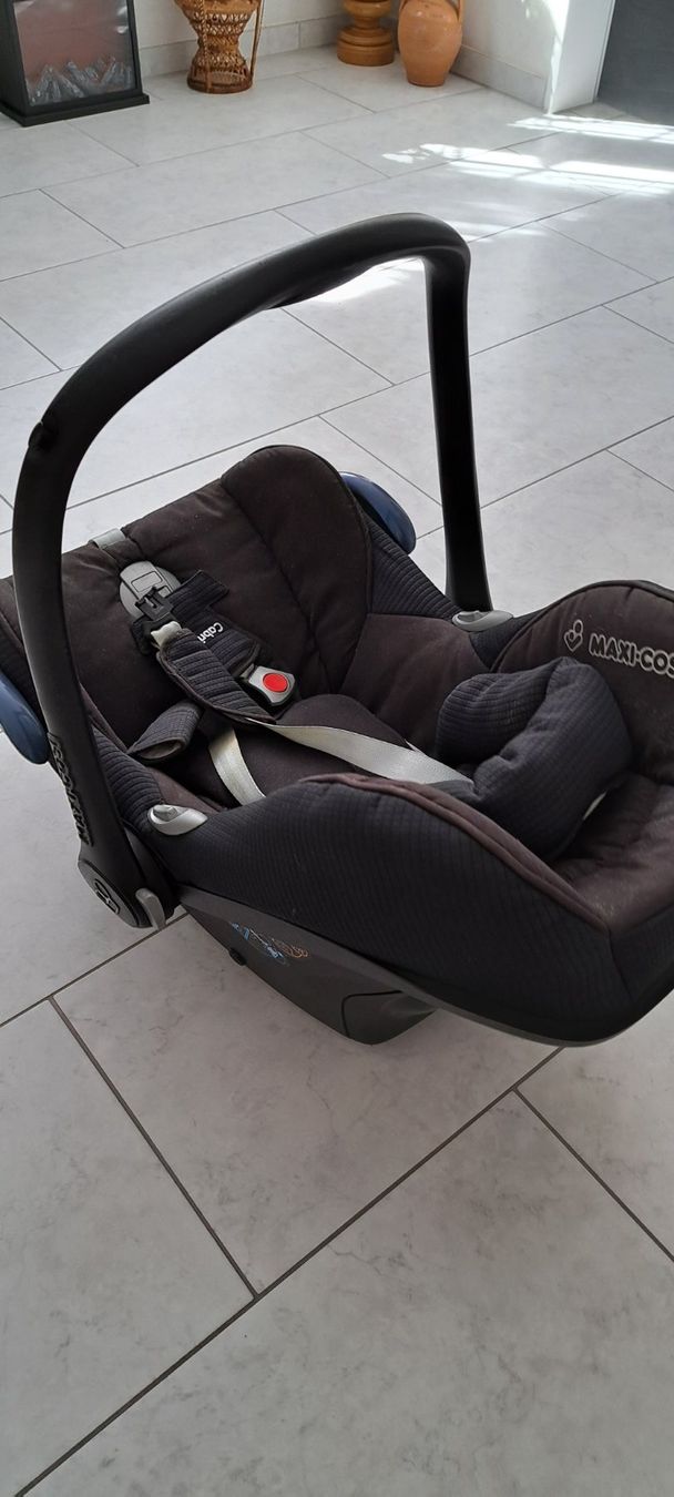 Maxi-Cosi Seggiolini per auto: Maxi Cosi mit Schlafsack – Usato da Schänis venduto da luc_f7pb 2