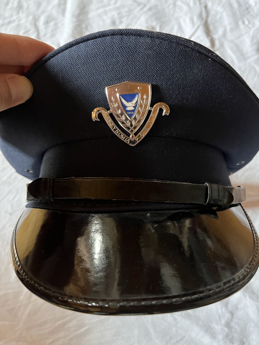 Uniformi: Polizeihut Zypern – Usato da Maienfeld venduto da DivicoHelveticus