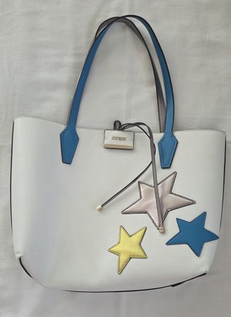 GUESS Bobbi Inside Out Tote Set, ein vielseitiges 2-in-1