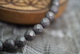 Hämatit  -Armband – Matt  Facetten-Energie (6mm) 🌑🔥