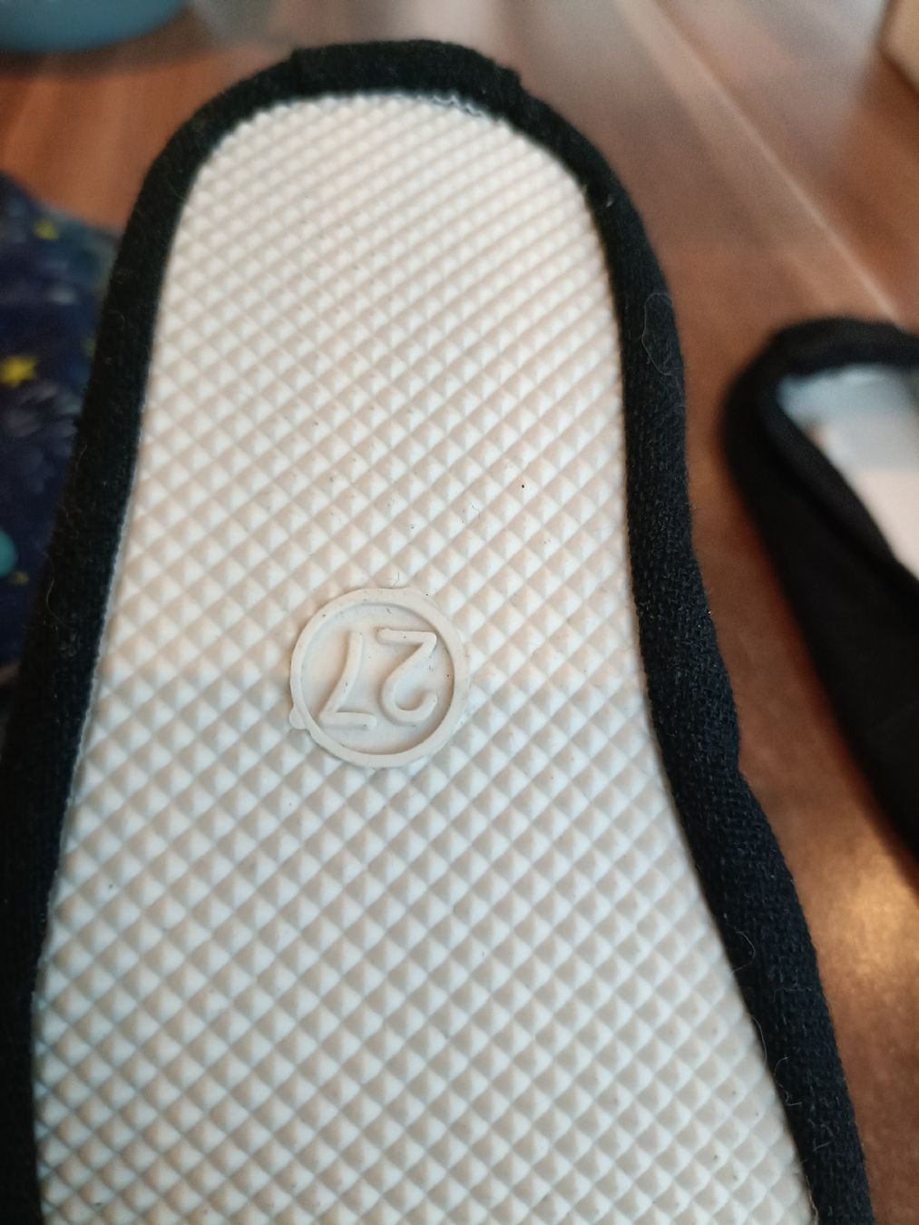 Scarpe per ragazzi: Turnschläppli Gr. 27 – Usato da Biberist venduto da Stylux01 1