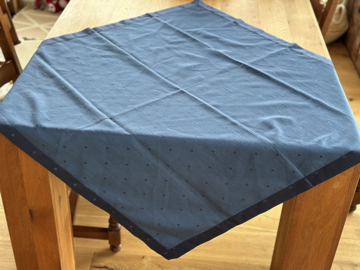 Altra biancheria da tavola: Tischdecke, blau mit Muster, Polyester, 90x90cm, Top Zustand – Usato da Rothenburg venduto da wer_g9fd