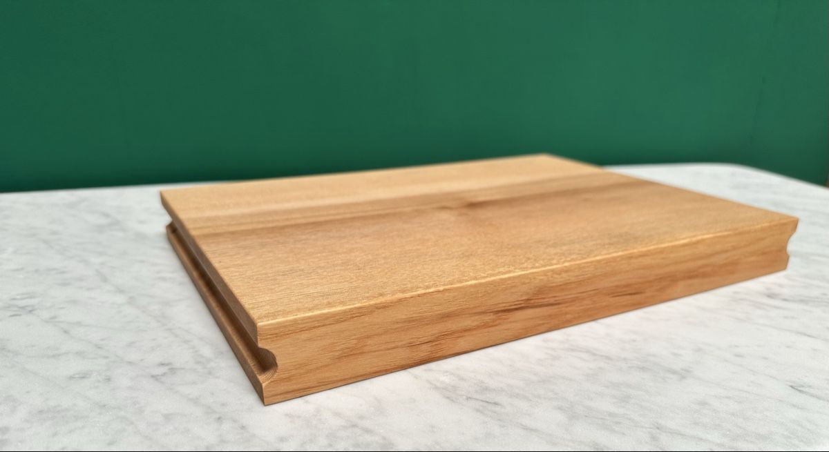 Holzartikel: Schneidebrett Esche  – Neu und originalverpackt aus Läufelfingen von b-form 1