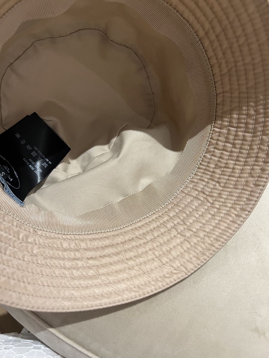 Prada Copricapi, berretti & cappellini: Prada bucket hat – Nuovo (secondo la descrizione) da Cureglia venduto da lucianboboc 2