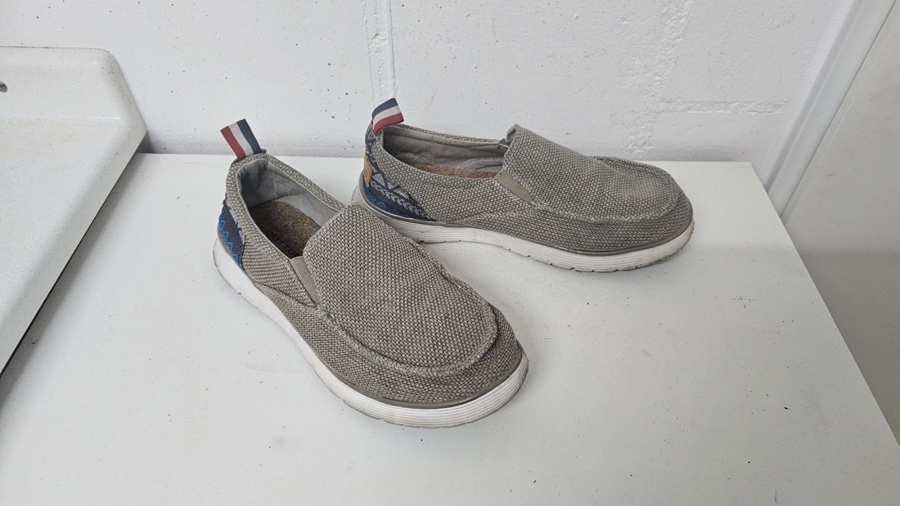 Scarpe da uomo: Graue Schlüpfer Grösse 41 – Usato da Basel venduto da zukk_ 3