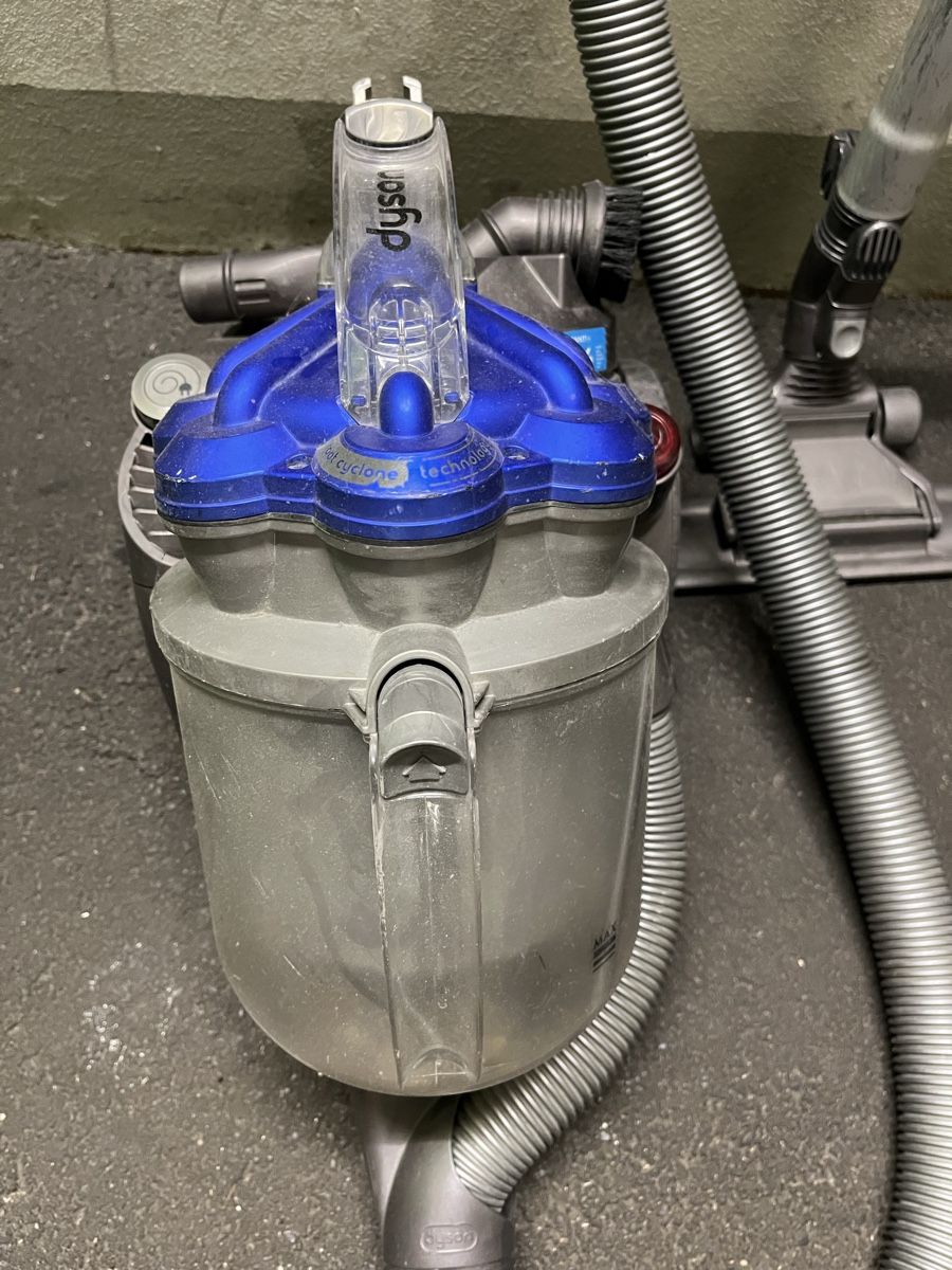Dyson Aspirapolveri & Accessori: Dyson Staubsauger  – Usato da Wilen b. Wollerau venduto da urs_9s5y 1