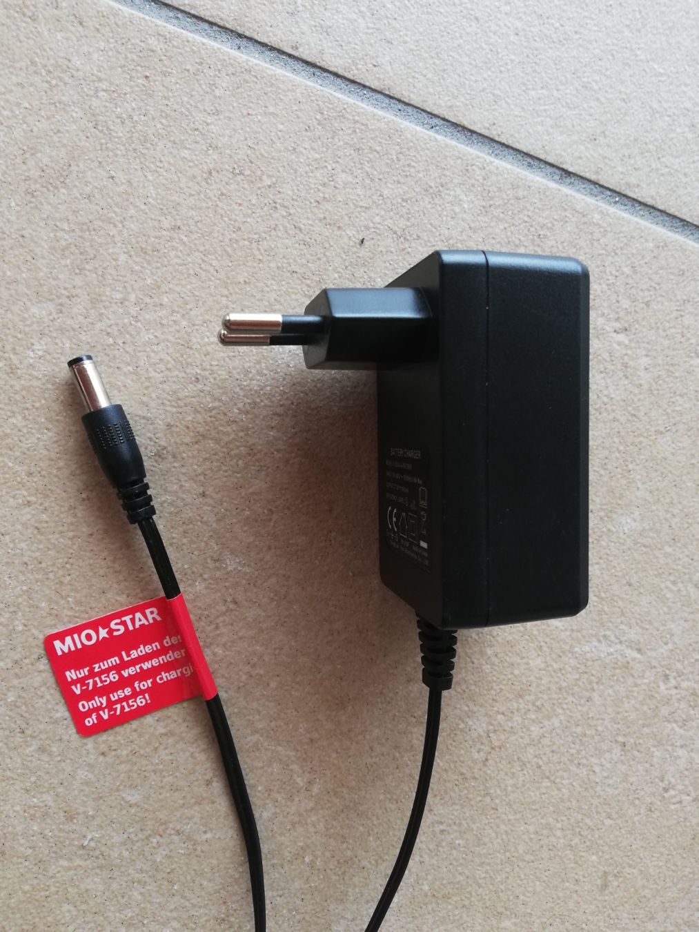 Caricabatterie: Netzteil / Adapter – Usato da Lamone venduto da ken_8y7h