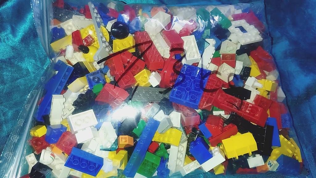 Lego Kit di costruzioni: Lego Classic-Basic-Figuren Kiloware gemischt 1,3kg – Usato da Schwarzenbach(Huttwil) venduto da Padielito 4