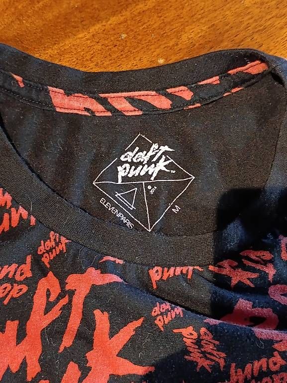 T-shirt: T-shirt Daft Punk Eleven Paris – Usato da yvonand venduto da JeremyC25 1