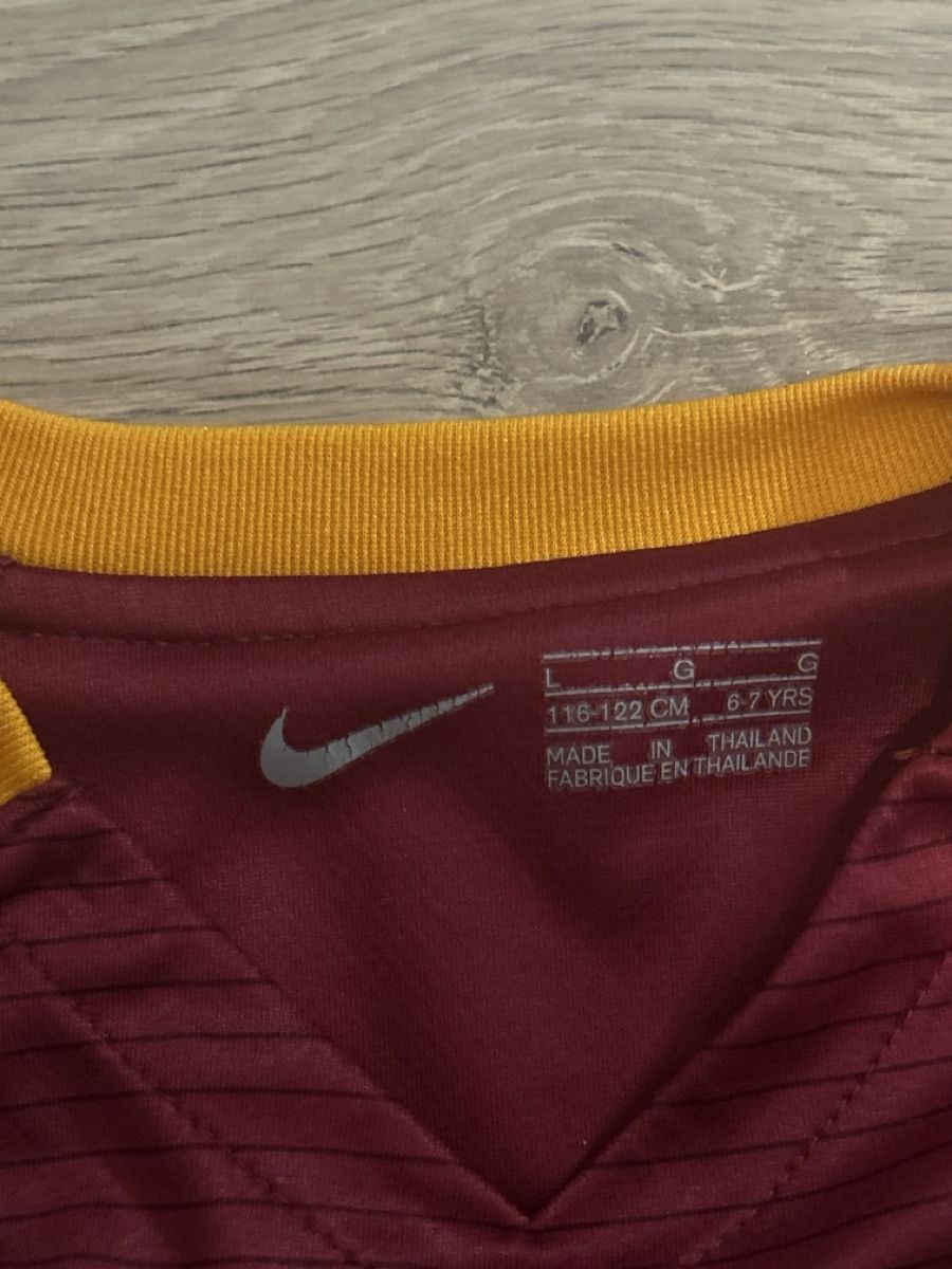 Nike Scarpe, pantaloni & magliette da ginnastica: Ensemble as roma enfant – Usato da Granges-Paccot venduto da fka_hx7n 1