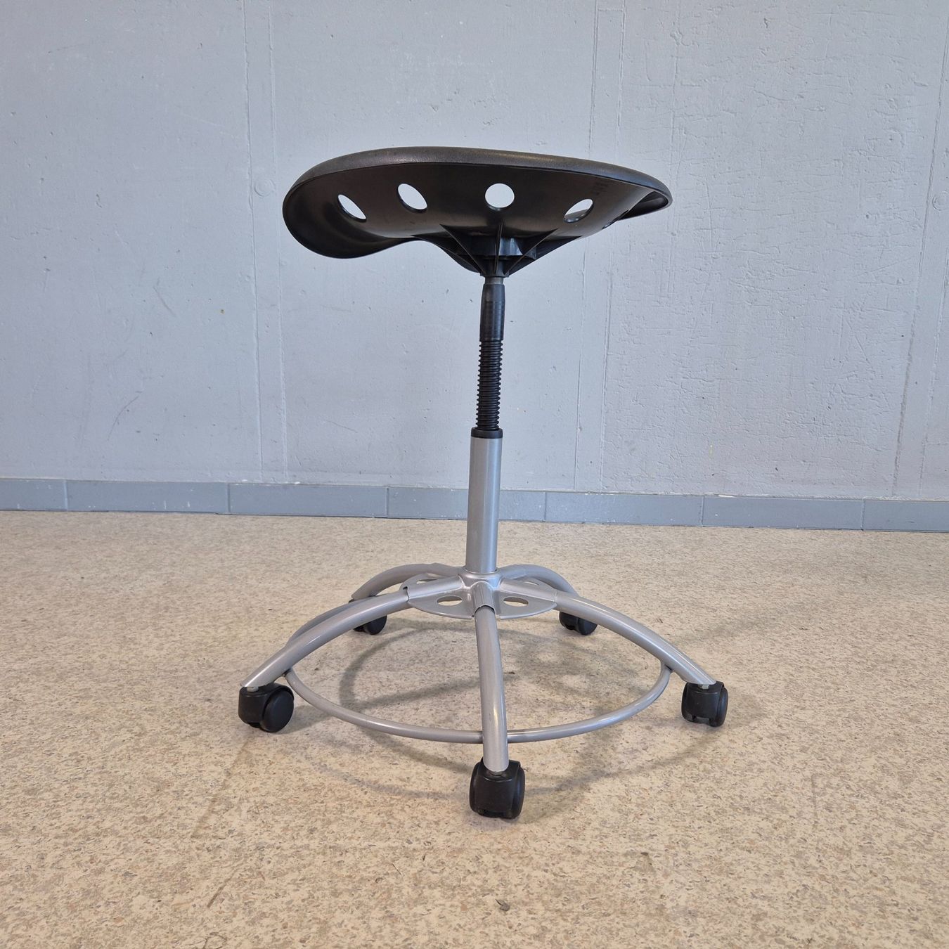 Ikea Hocker: Ikea Traktor Stool Bürostuhl Arbeitshocker Hocker Rollhocker – Gebraucht aus Nottwil von Wondewa-Shop