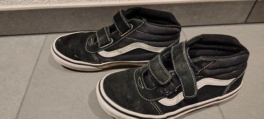 Vans Schuhe für Jungen: Vans Sneaker Gr. 33 – Gebraucht aus Oberhofen AG von iitf2020
