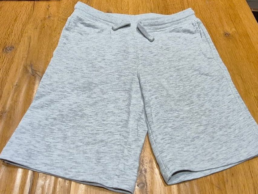 C&A Lotti & Set di vestiti: 140 - Grösse, 2er SET Kinder Shorts – Usato da Nottwil venduto da echtMOMO 1