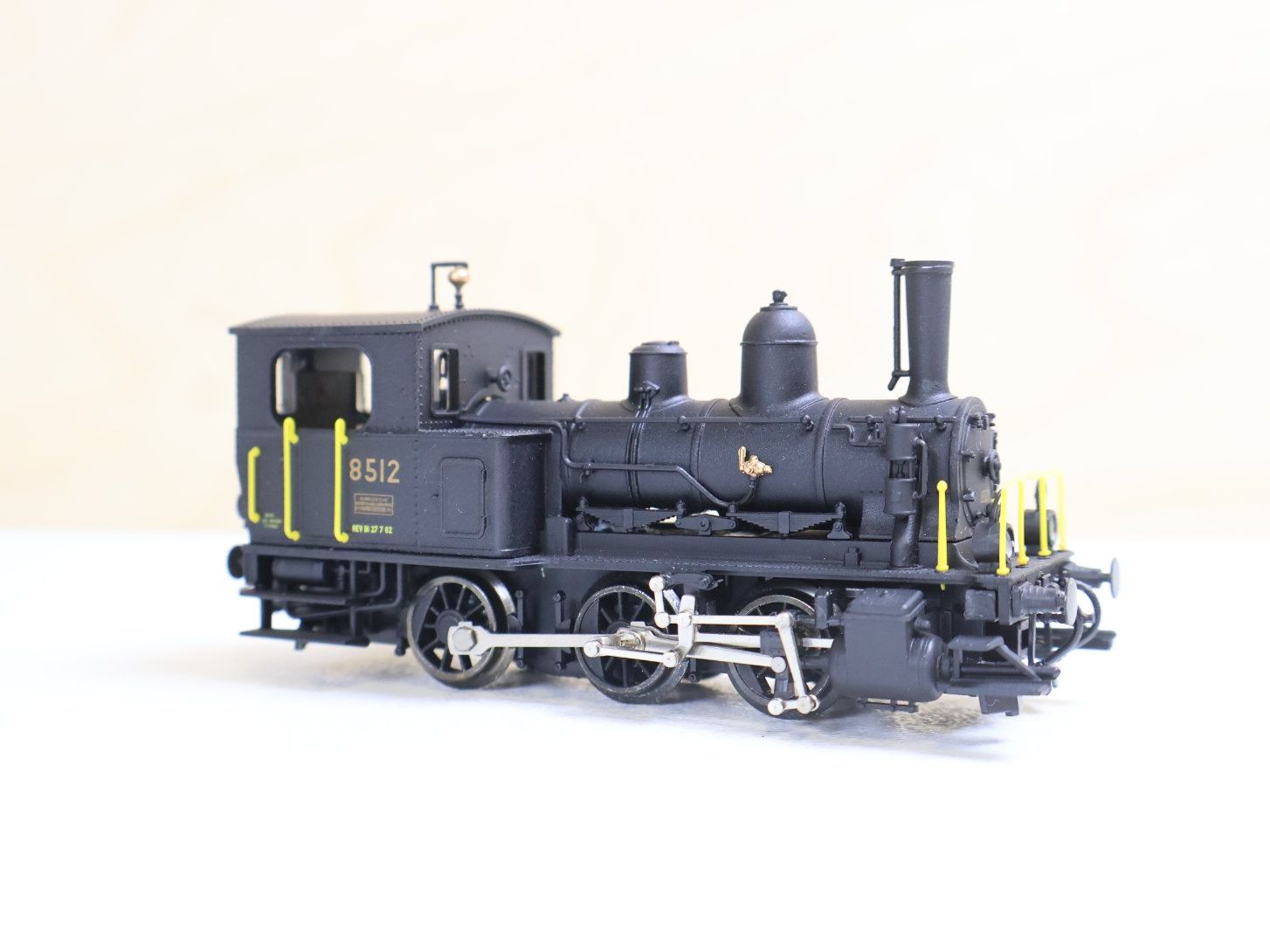 Liliput Modellini di ferrovie: Liliput SBB Tigerli E 3/3 Dampflok 8512 H0 – Difettoso da Winterthur venduto da Monstera