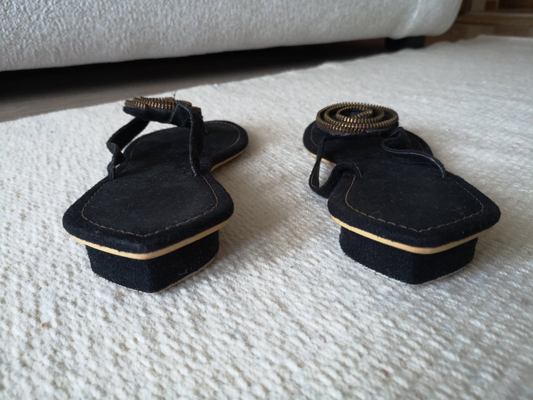 Damenschuhe: Schicke Designer Zehen Pantolette Gr. 39/40 – Gebraucht aus Münsingen von Nik_und_Kat 4